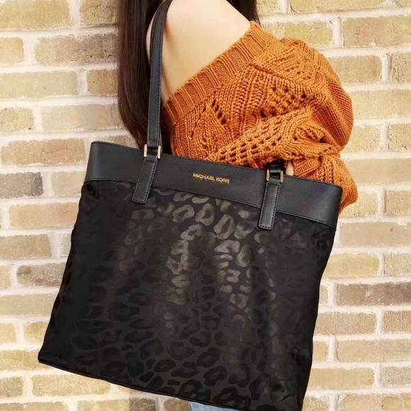 Michale kors black leopard animal print nylon tote - Picture 3 of 4